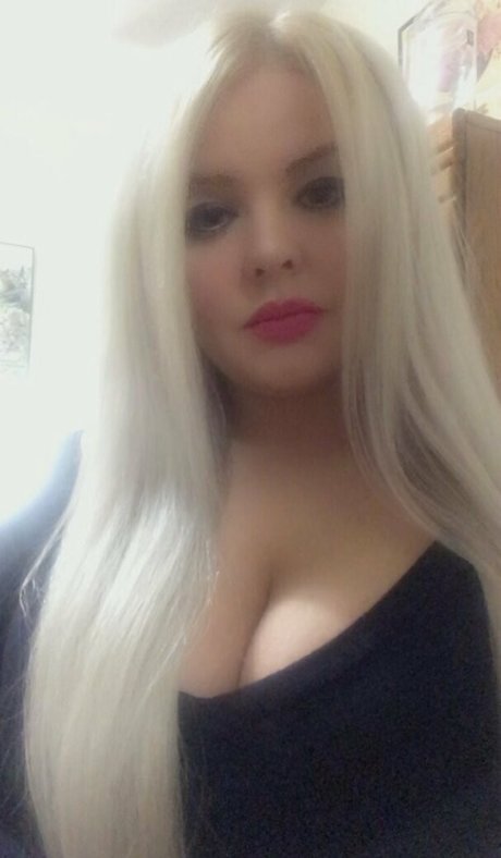 curvaceous barbie pornstar naked photo