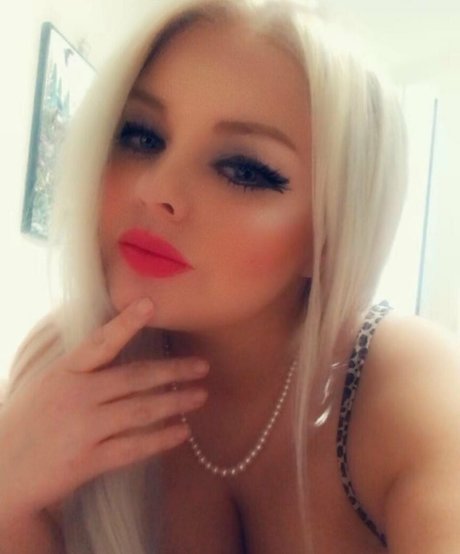 curvaceous barbie pornographic model photos