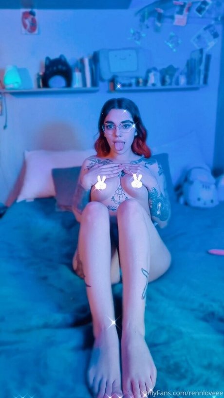 rennloveee pretty pornstar picture