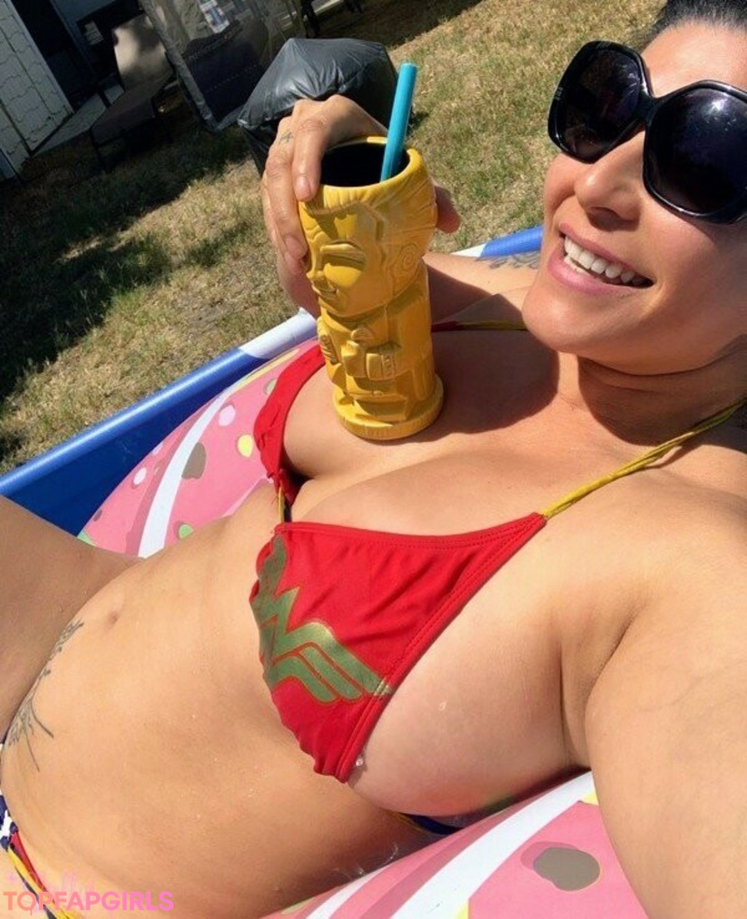 Shelly Martinez model pornographic photos