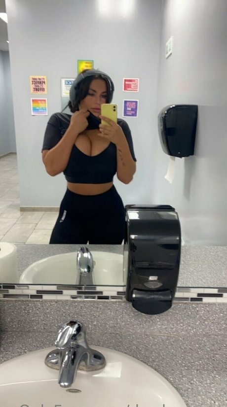 open pussy onlyfans pornographic image