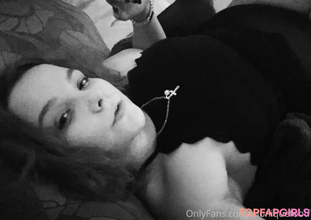 moniiquexxx nude actress pics