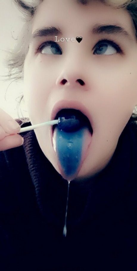 humpday addams hd model pic