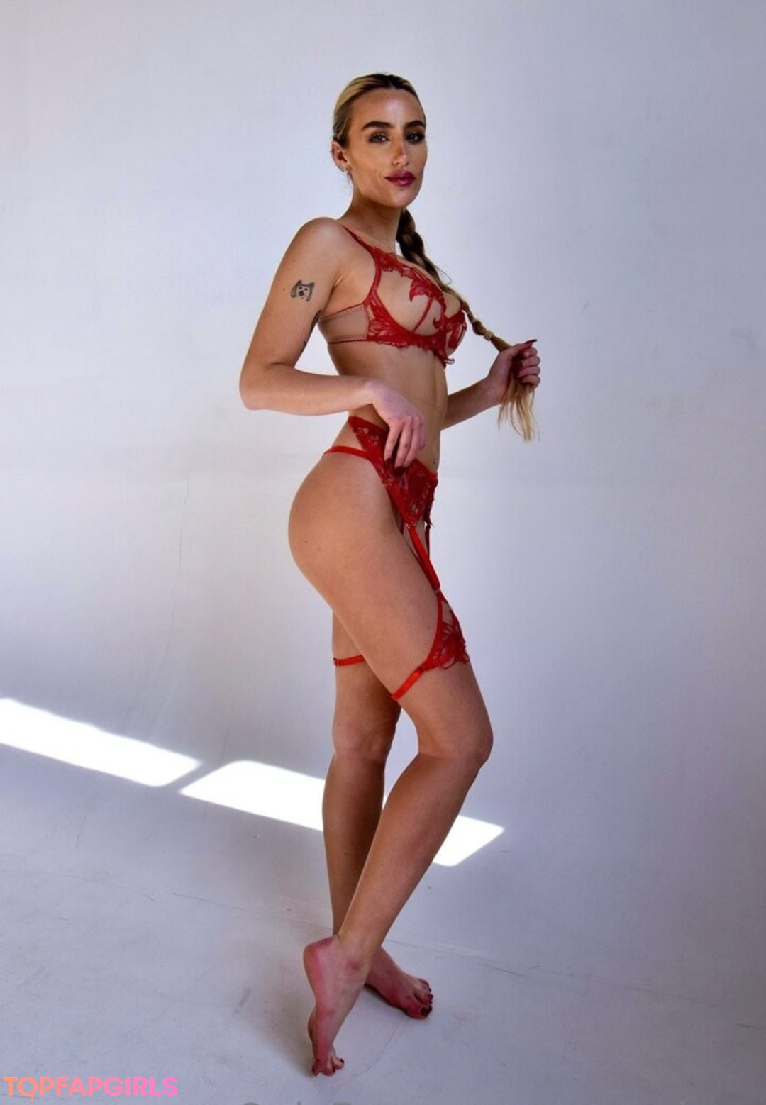 lexi solace model high quality img