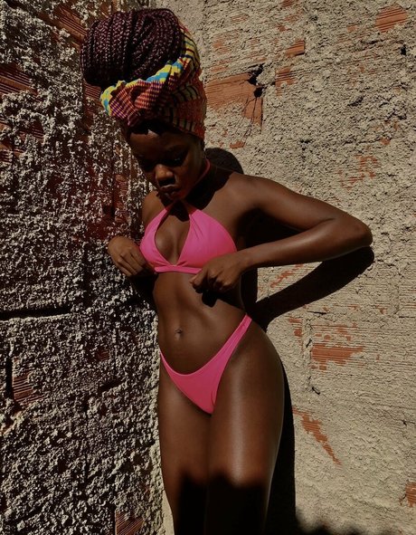 Clara Moneke pornstar erotic picture