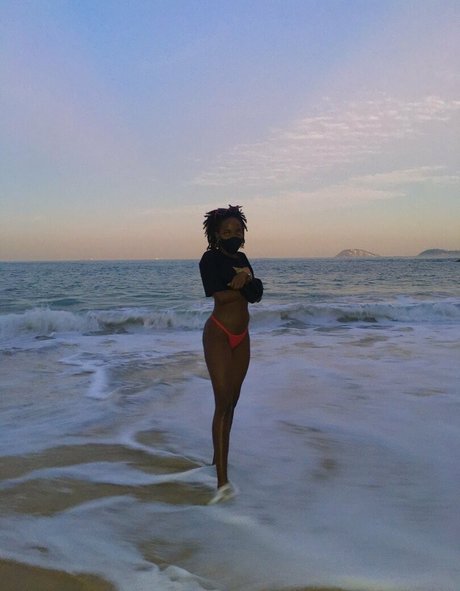 Clara Moneke high quality model img