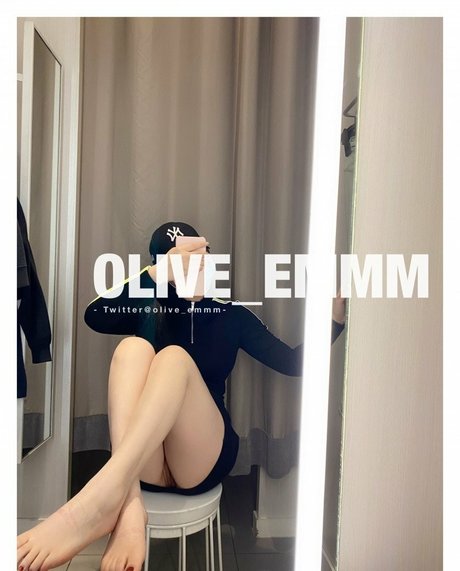 imoliveemmm model erotic images