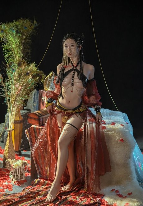 YunX1X1 beautiful model picture