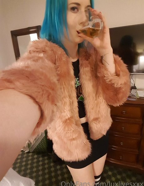 luxlivesxxx model sexy pictures