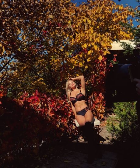 lesbian milf onlyfans hd pics