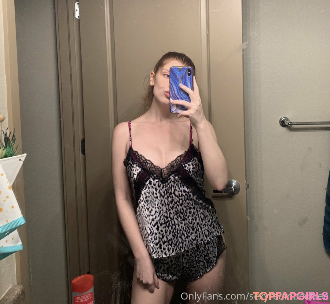 sexyredinbedfree naked model photo