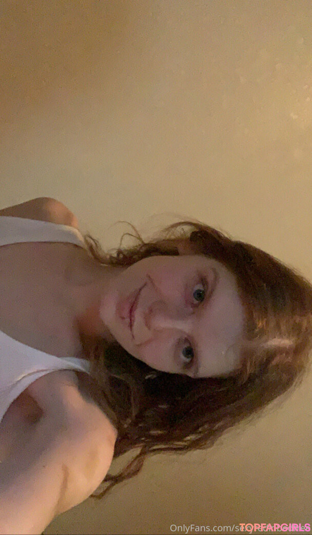 sexyredinbedfree pornstar hd img