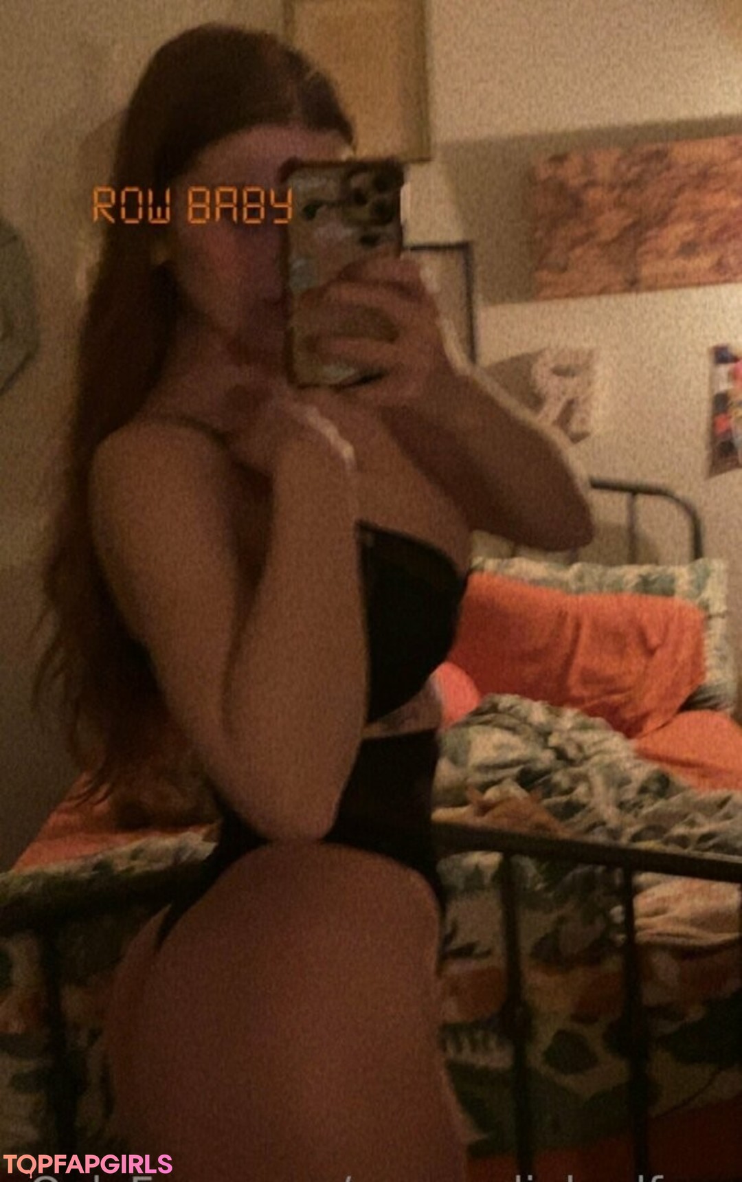 sexyredinbedfree model high quality pics
