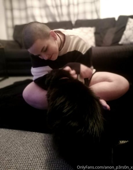 little m0th hot star image