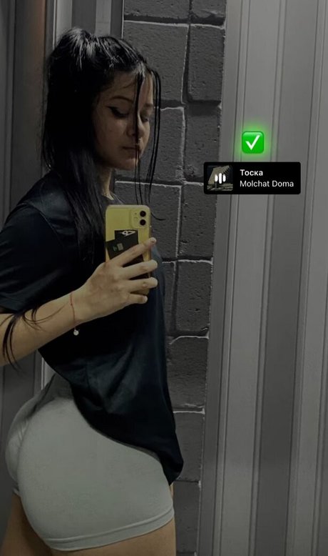 evelyncomfome naked actress img