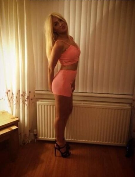 Louisa Moon nude star pictures