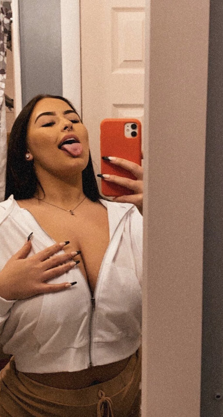 Jaley S erotic actress pic