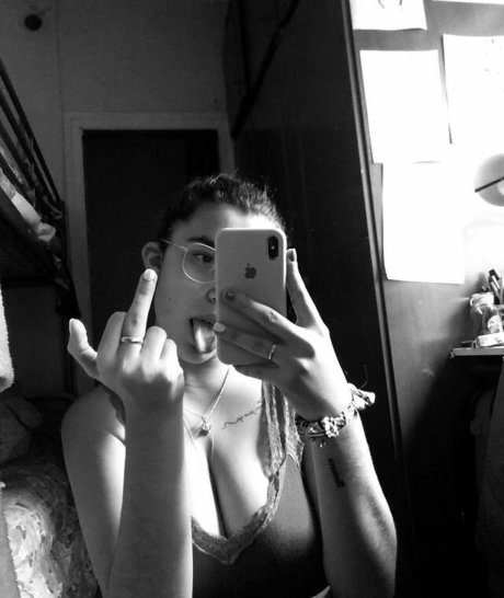 Anna Romero model art photo