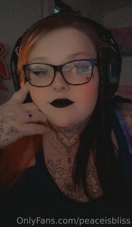 peaceisbliss model naked gallery