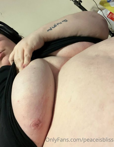 peaceisbliss pornographic model image