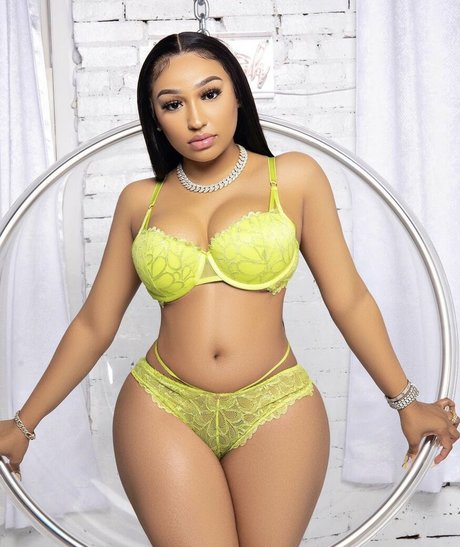 Ella Bandz star art archive