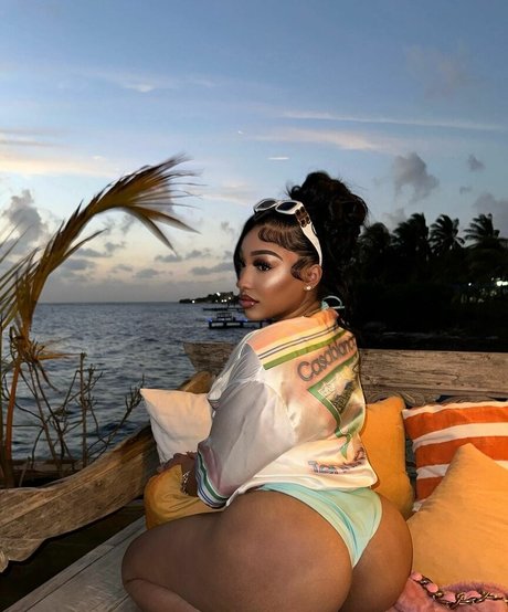 Ella Bandz free actress images