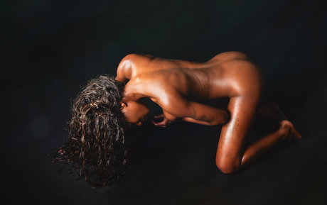 Mimi Desuka high quality actress pictures