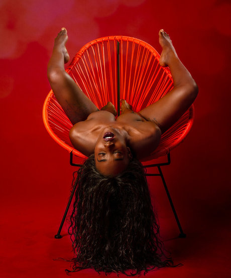 Mimi Desuka star art pic