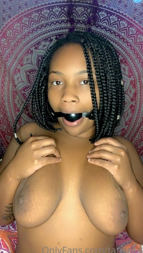 tatiaraa high quality star photo