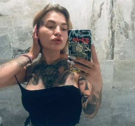 kamilahart pornstar art pic