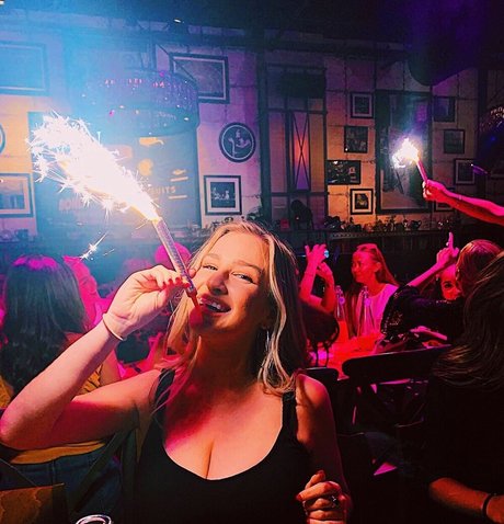 Taylor Z star xxx gallery