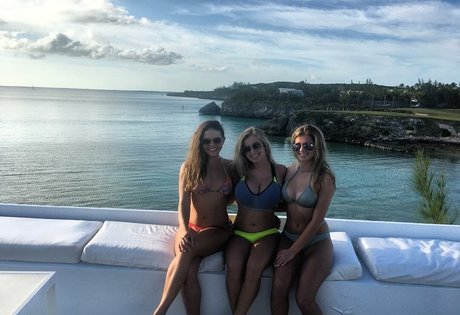 Taylor Z model perfect photos