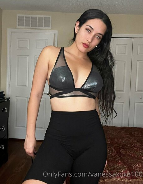 vanessaxoxo100 model perfect pictures