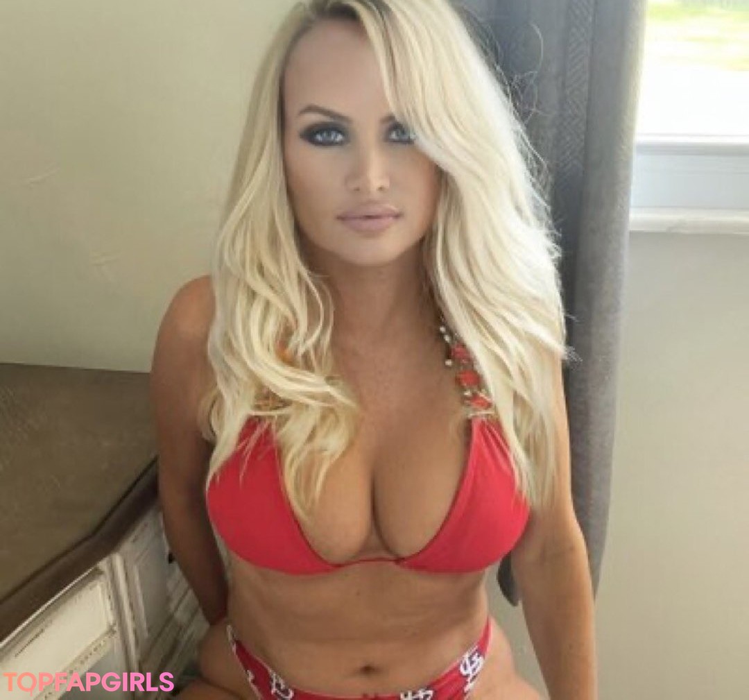AvaLynn Daniels pretty actress pictures