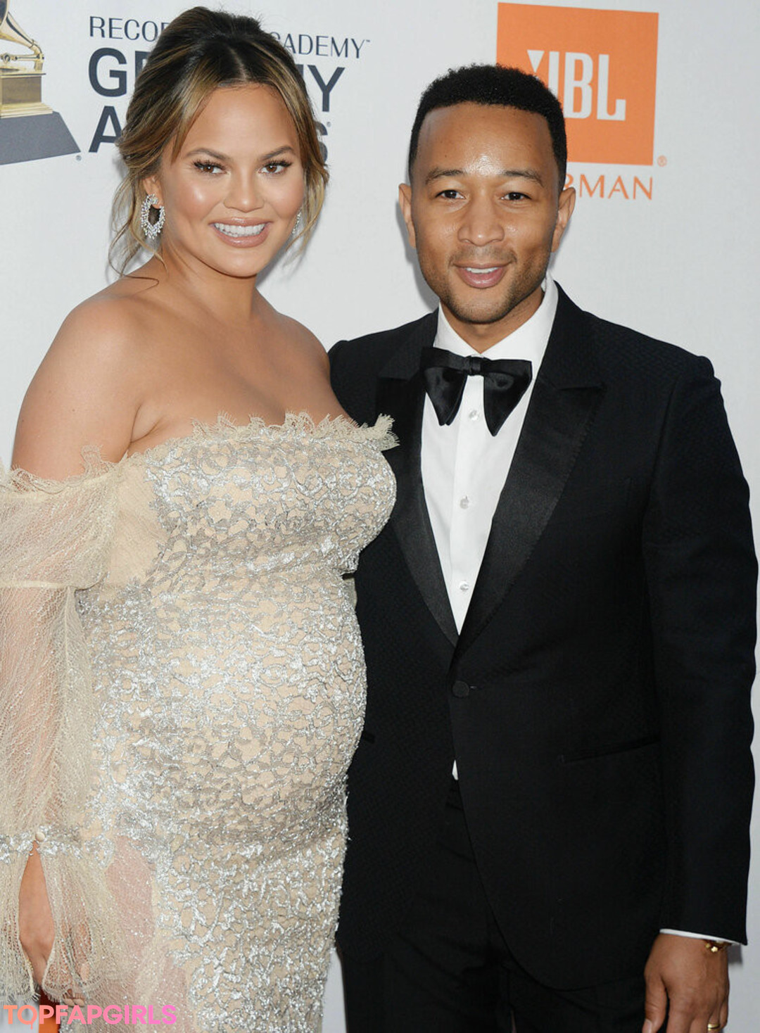 Chrissy Teigen perfect star photo