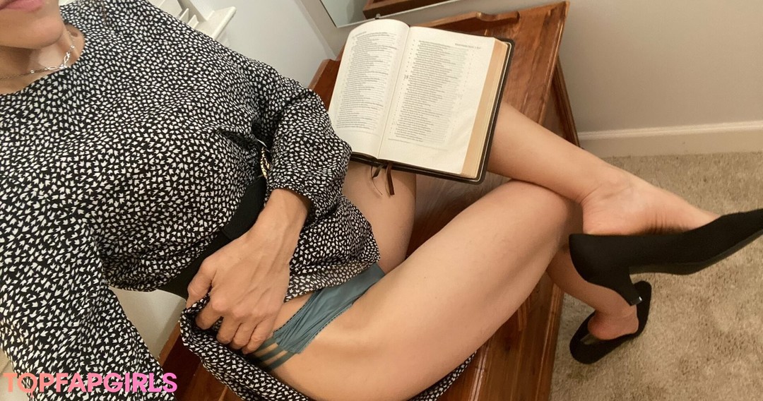 holyhotwife star pretty pic