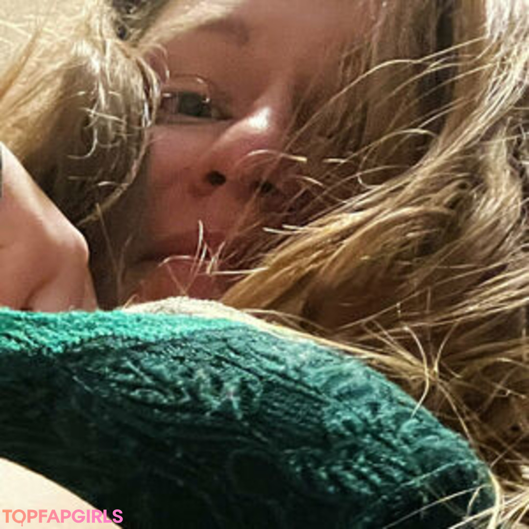 latina maid onlyfans pretty photo