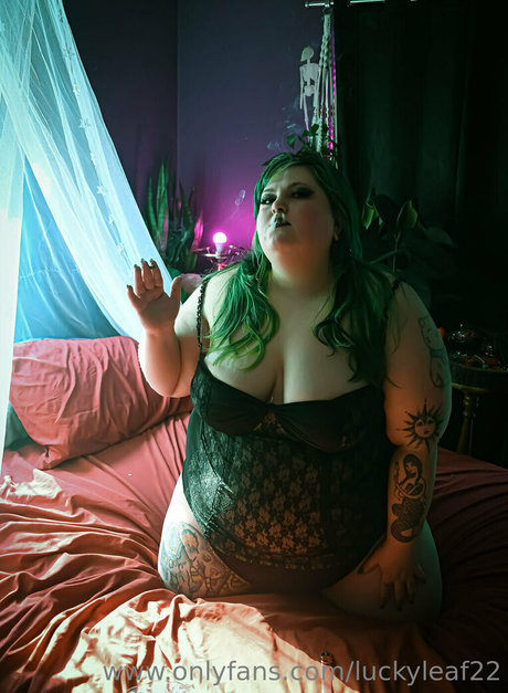 goddesslucky model naked photo