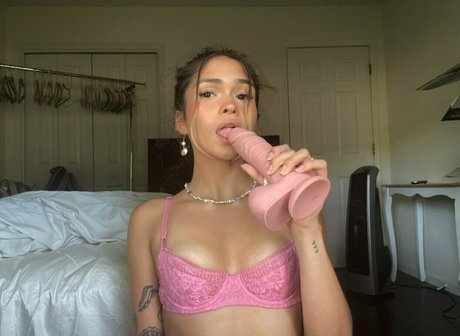 sofiafreaks model adult archive