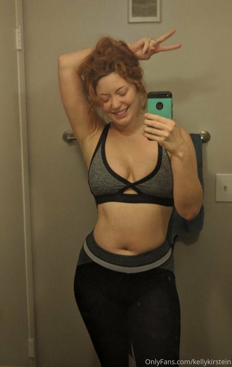 kellykirstein model art pic