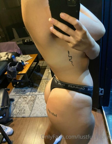 lustful leonie pornographic actress galleries