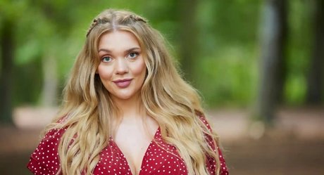 Lucy May Dawson pretty pornstar photo