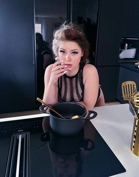 Akkcess adult actress gallery