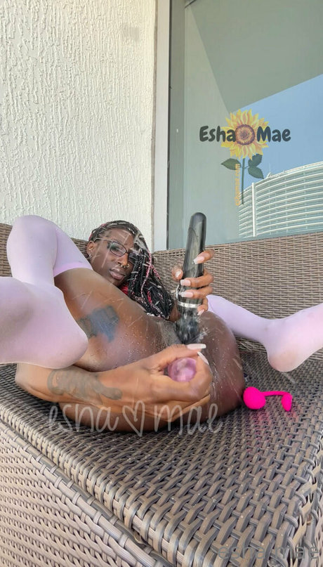 realeshamae erotic model img
