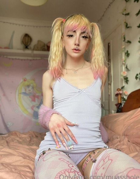 muasshole perfect actress galleries