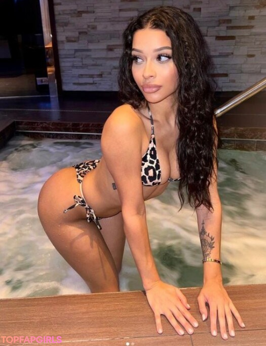 mariemercierr star hot picture
