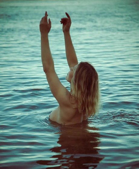 Sheila Mello beautiful pornstar img