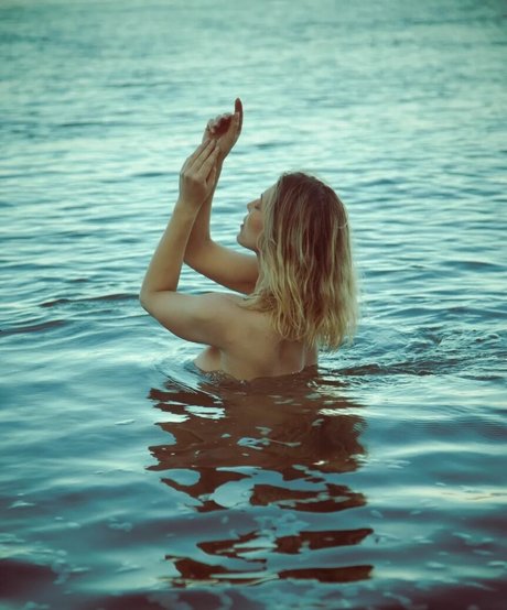 Sheila Mello high quality model pic