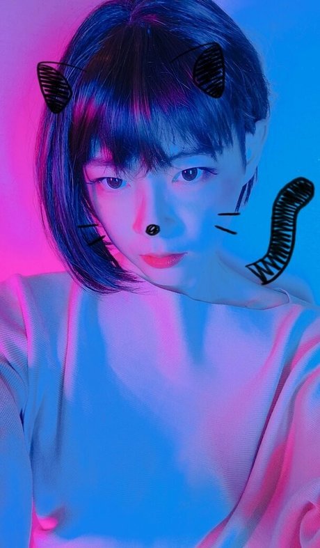 cdwant2 model naked photo