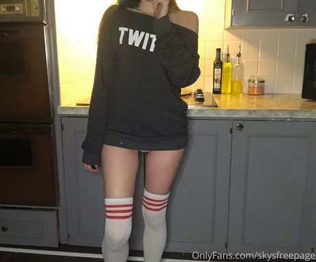 skysfreepage pretty model galleries